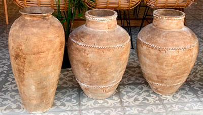 Fabricante y exportador de vasijas decorativas de terracota.